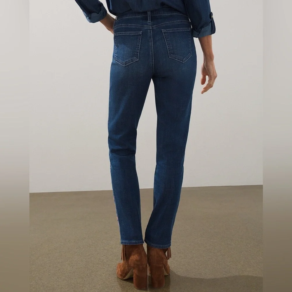 Chico's  Women's Girlfriend Blue Floral Embroidered Ankle Cropped Jeans Size 8R - Picture 5 of 15